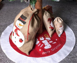 Dywanik Mata pod Choinkę na Prezenty Czerwona 80cm