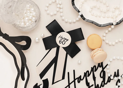 Kotylion Happy 60 URODZINY Kremowo-Czarny 11x17cm