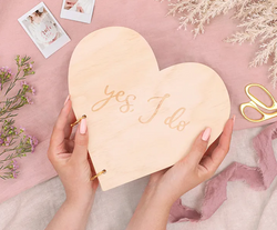 Drewniana księga gości - Serce, 26.5x25 cm