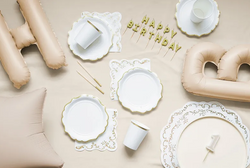 Serwetki Białe ze Złotym Ornamentem 33x33cm12szt.