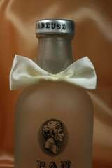 Zawieszki na butelki, 12 szt muszki kremowe