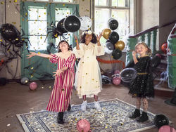 Czarna SPÓDNICZKA Złote Gwiazdki Andrzejki 3-7 lat